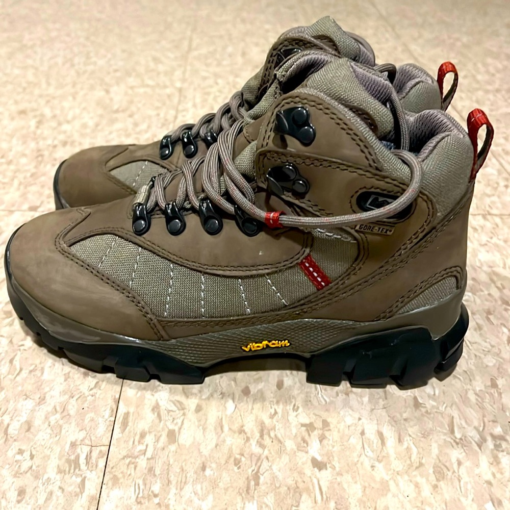 REI boots